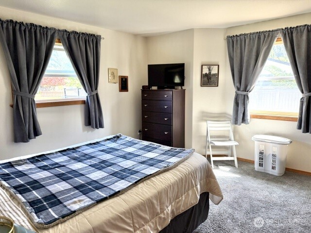693 Temple Avenue , Morton, WA 98356