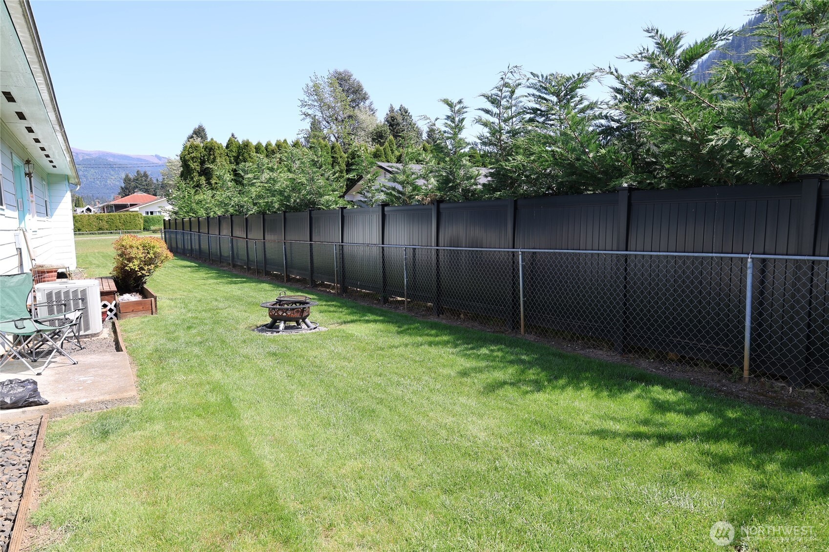 693 Temple Avenue , Morton, WA 98356
