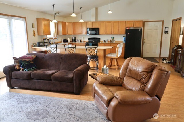 693 Temple Avenue , Morton, WA 98356