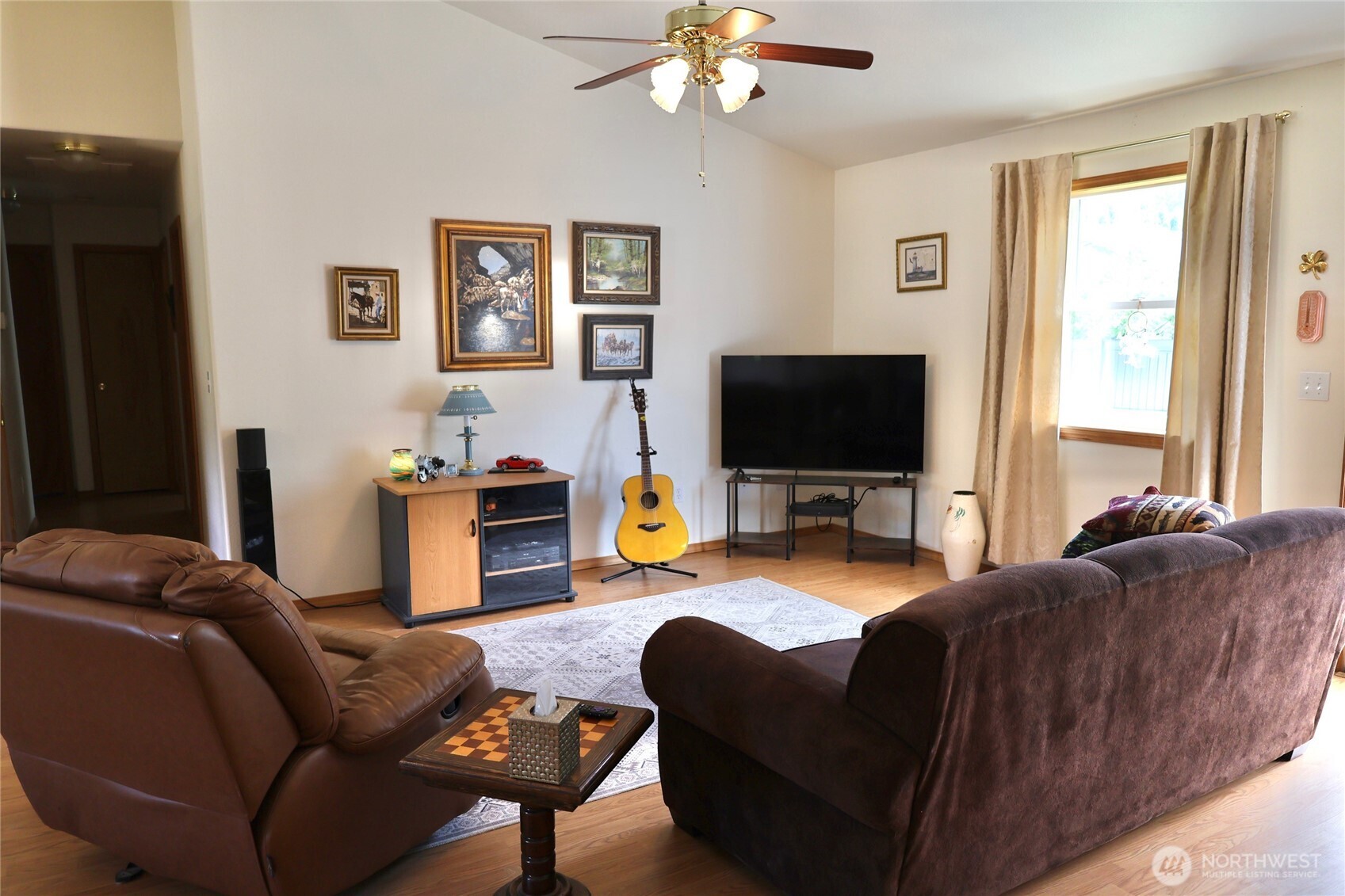 693 Temple Avenue , Morton, WA 98356