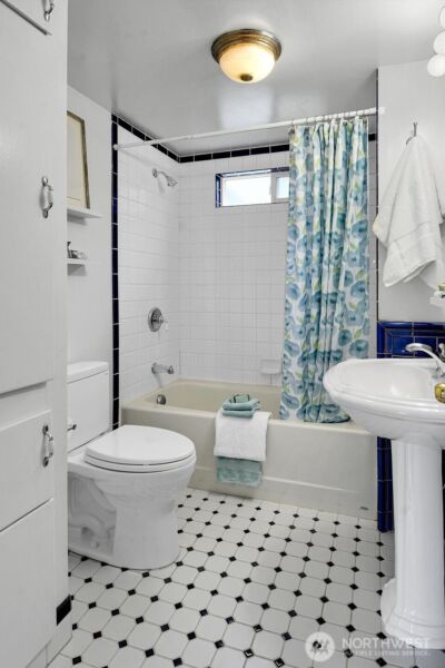 14339 Ashworth Avenue N, Seattle, WA 98133 - Photo 12