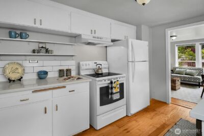 14339 Ashworth Avenue N, Seattle, WA 98133 - Photo 6