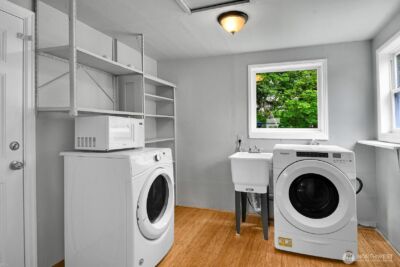 14339 Ashworth Avenue N, Seattle, WA 98133 - Photo 9
