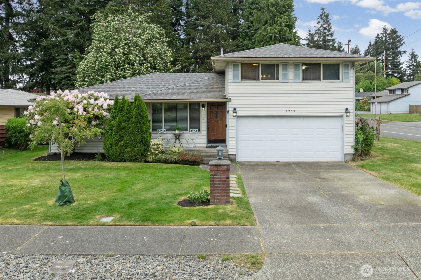 1703 N Frace Street , Tacoma, WA 98406