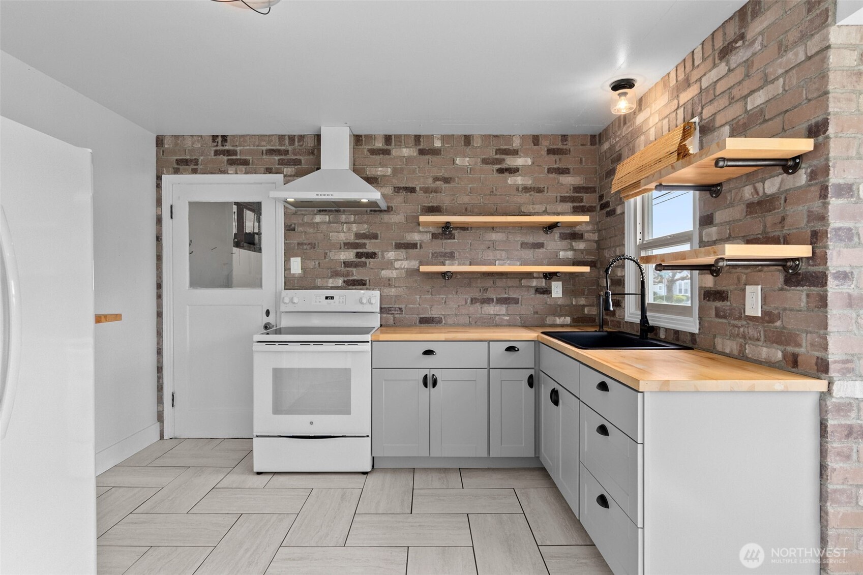 372 SW 14th Street , Chehalis, WA 98532