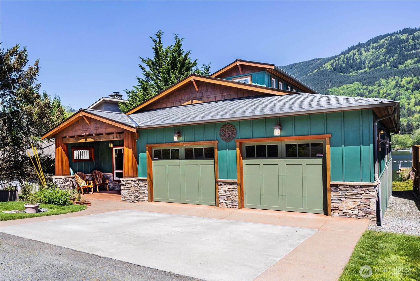 246 Shallow Shore Road , Bellingham, WA 98229
