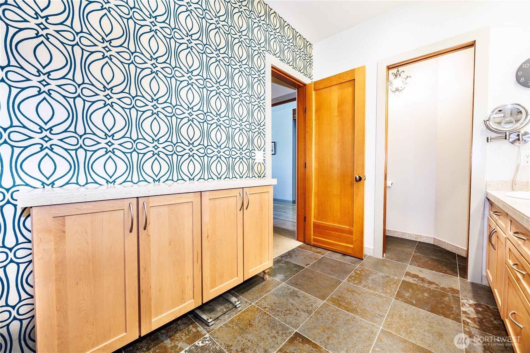 246 Shallow Shore Road , Bellingham, WA 98229