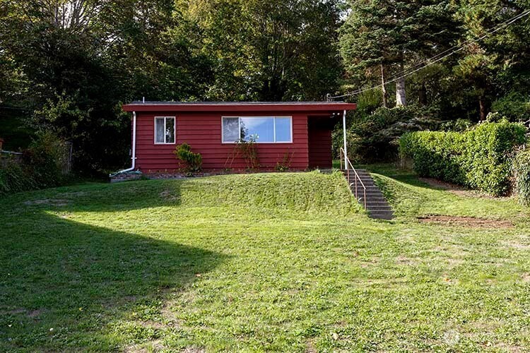 1357 Jacobson Boulevard , Bremerton, WA 98310