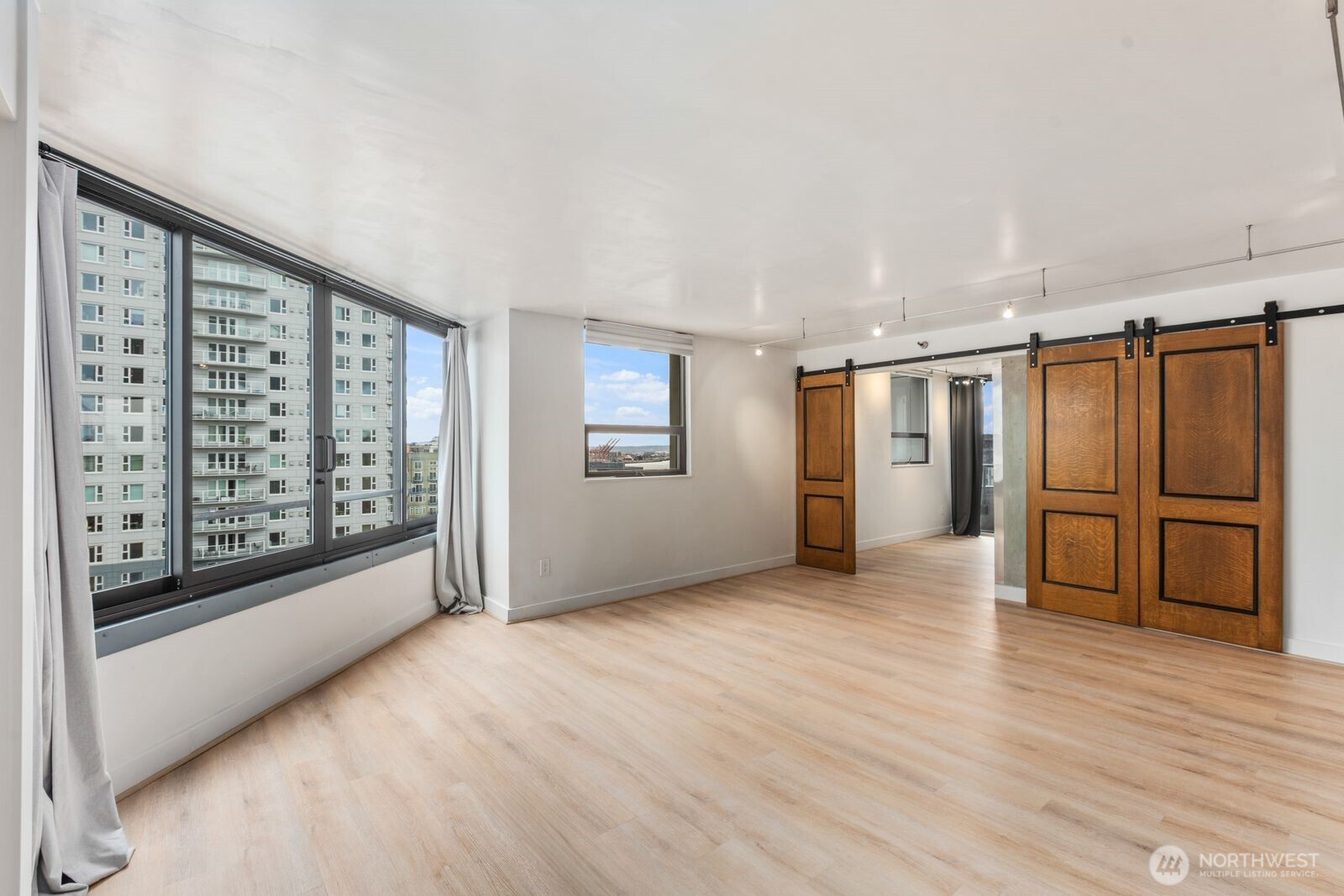 2621 2nd Avenue #1001, Seattle, WA 98121