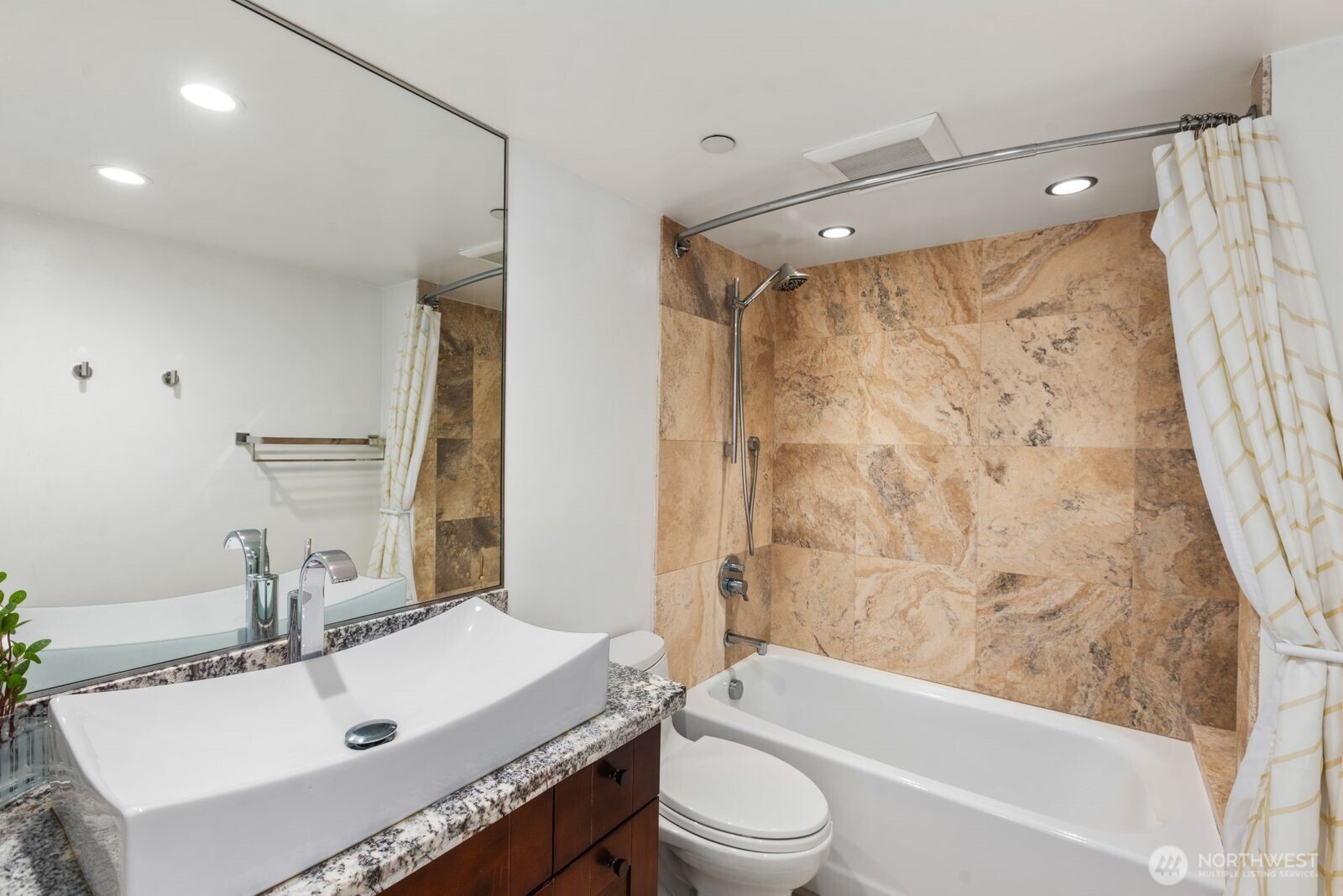 2621 2nd Avenue #1001, Seattle, WA 98121