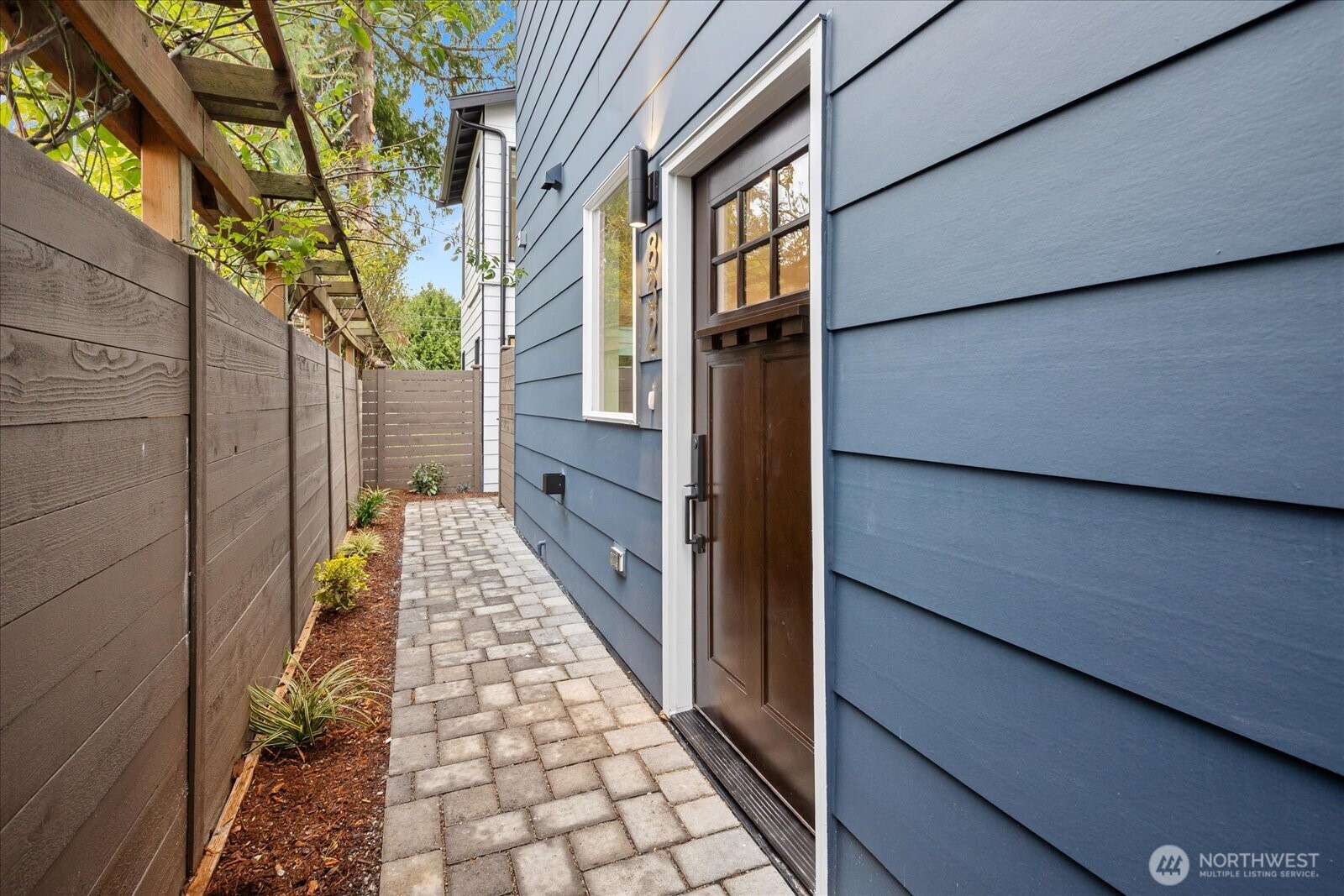 832 S Sullivan Street , Seattle, WA 98108