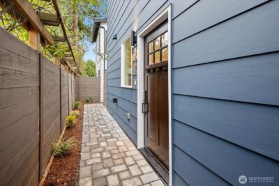 832 S Sullivan Street , Seattle, WA 98108