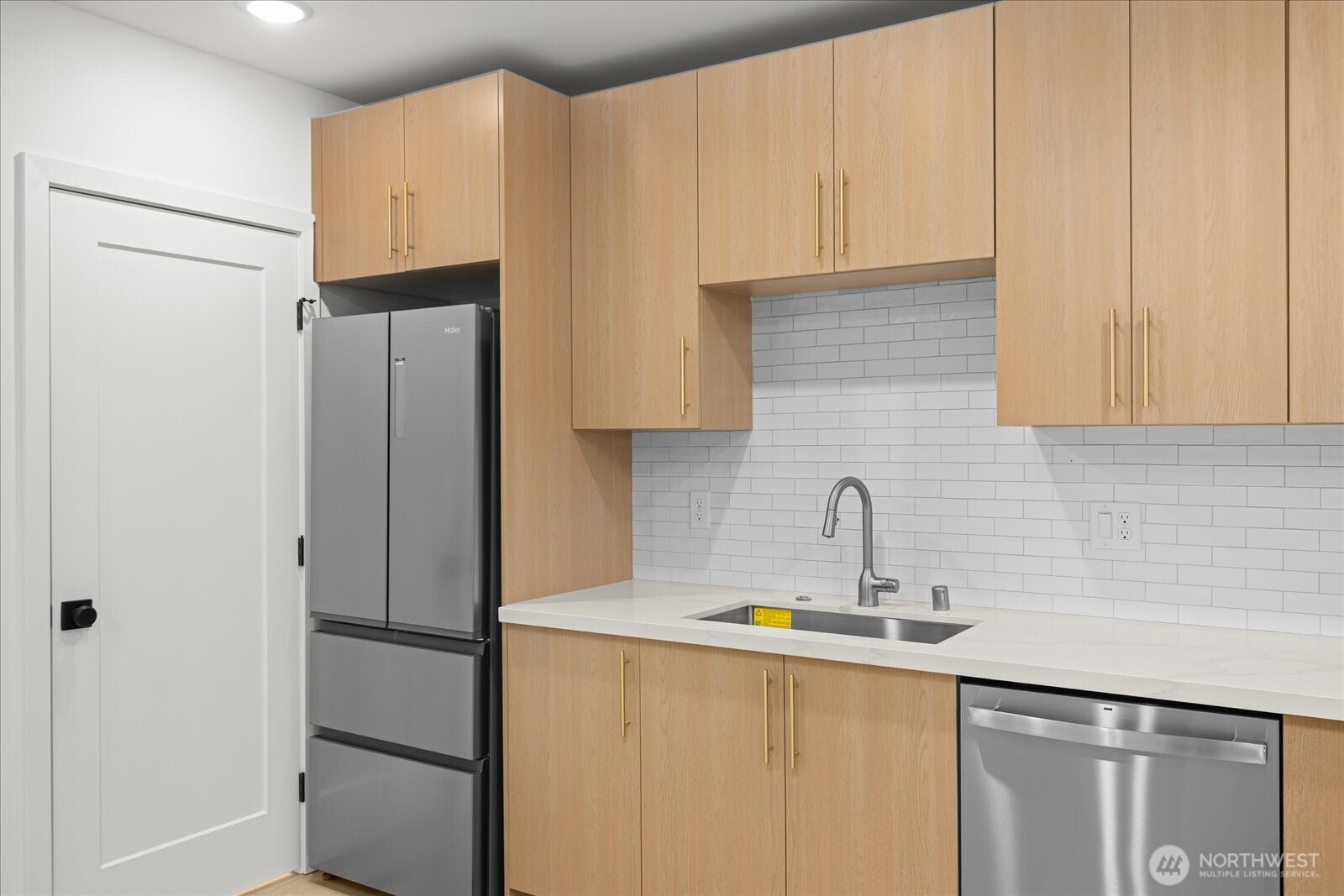 832 S Sullivan Street , Seattle, WA 98108
