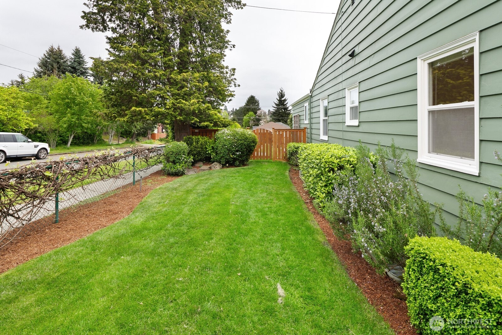 2660 36th Avenue W, Seattle, WA 98199