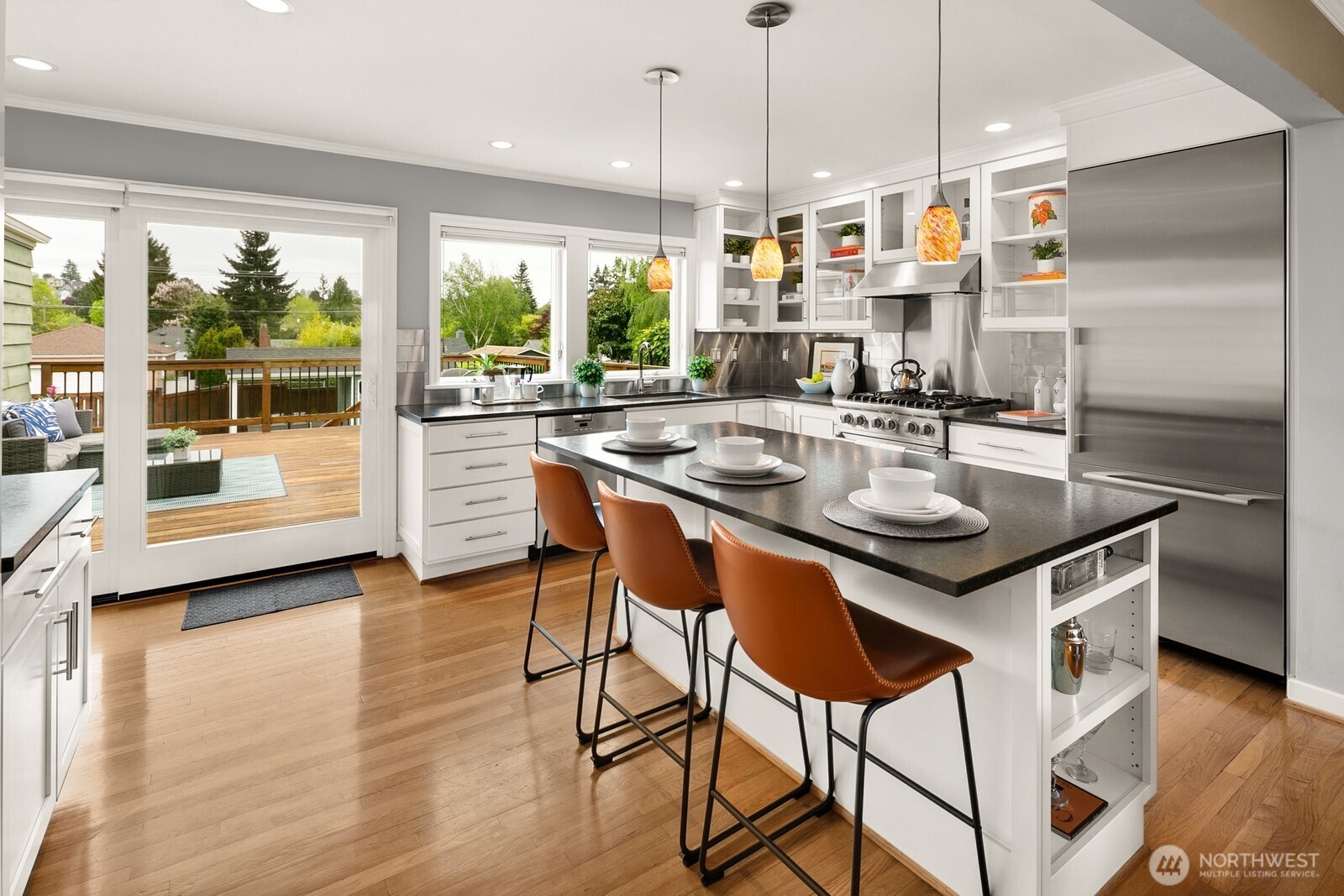 2660 36th Avenue W, Seattle, WA 98199