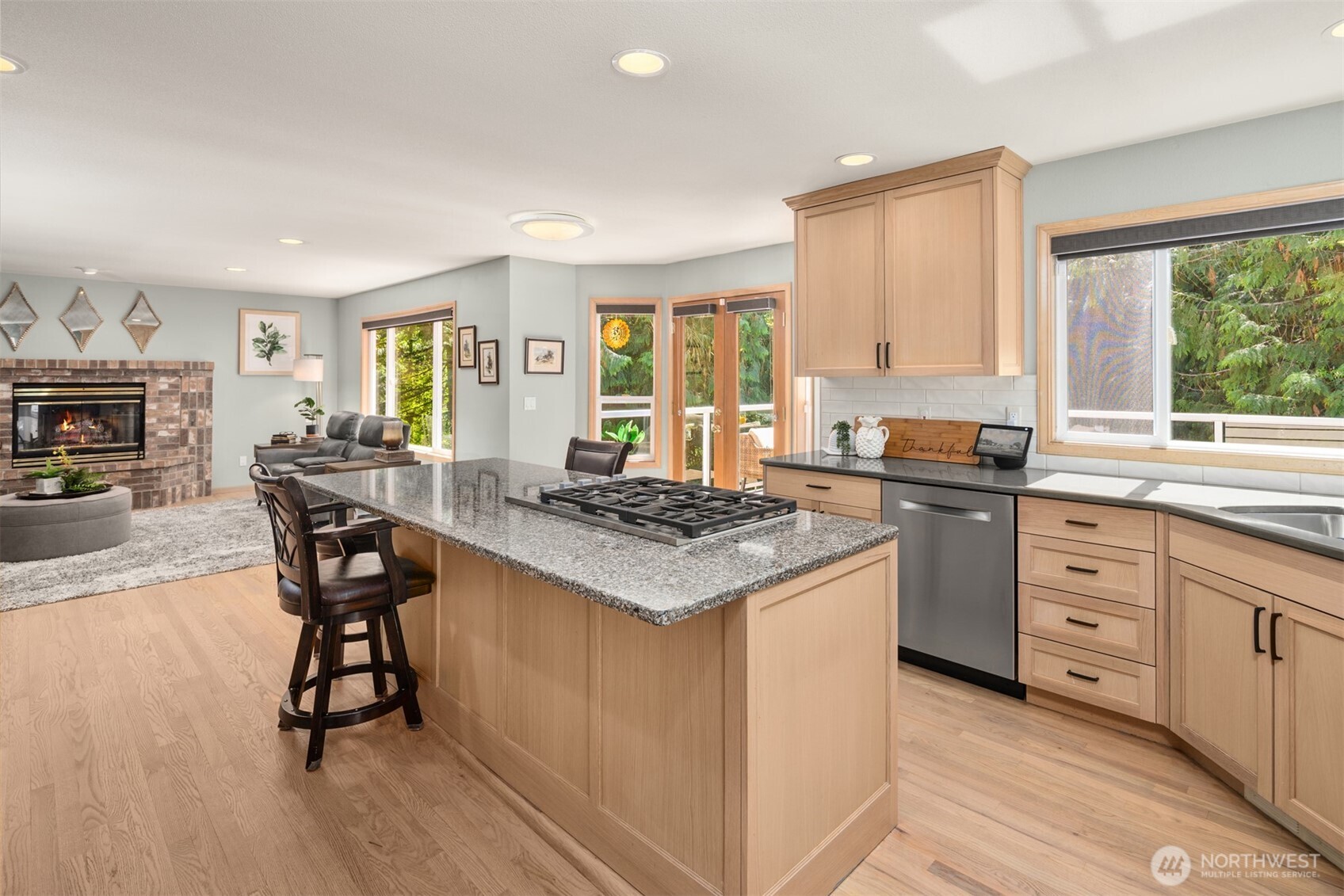 21641 SE 249th Street , Maple Valley, WA 98038