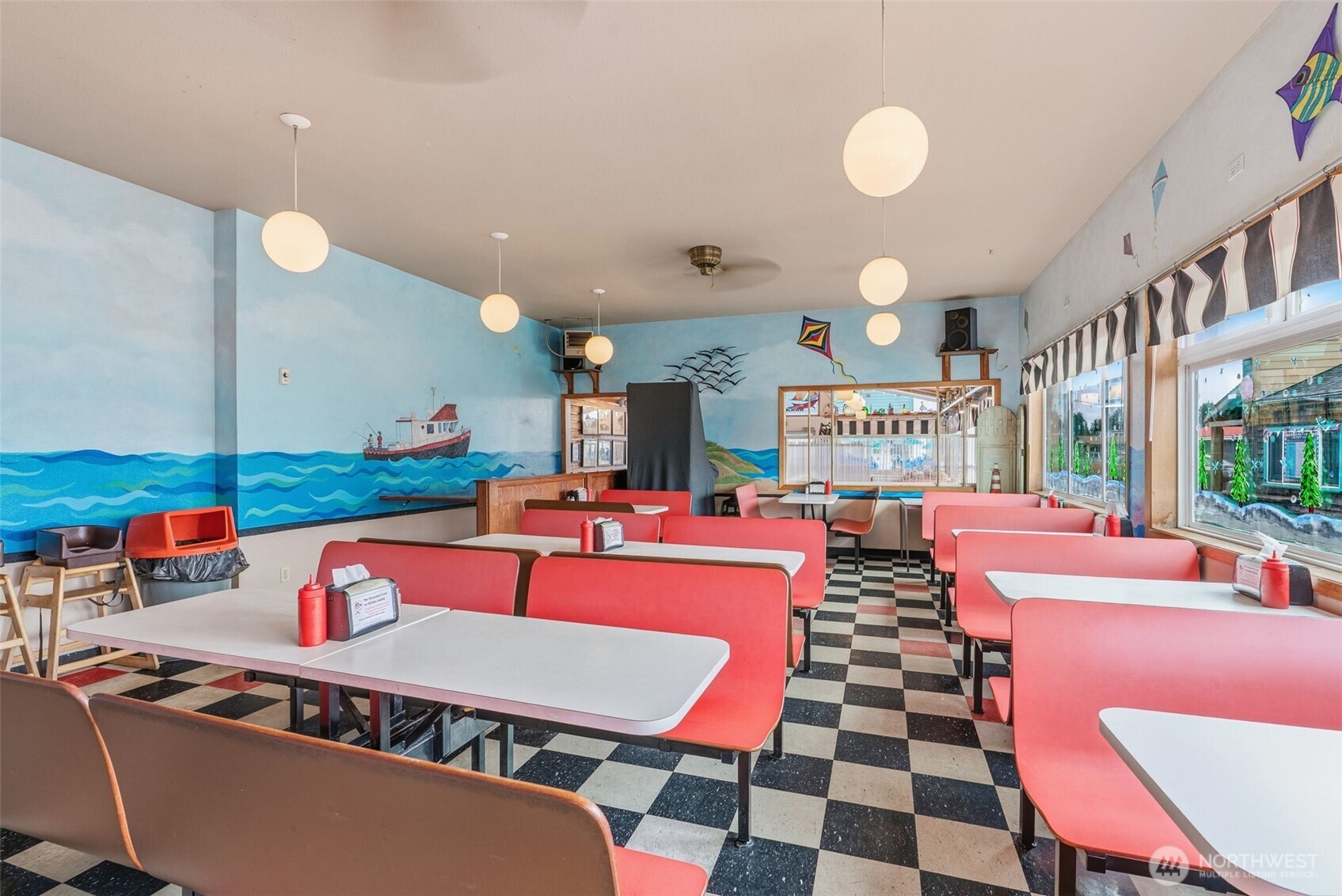 313 Pacific Avenue S, Long Beach, WA 98631