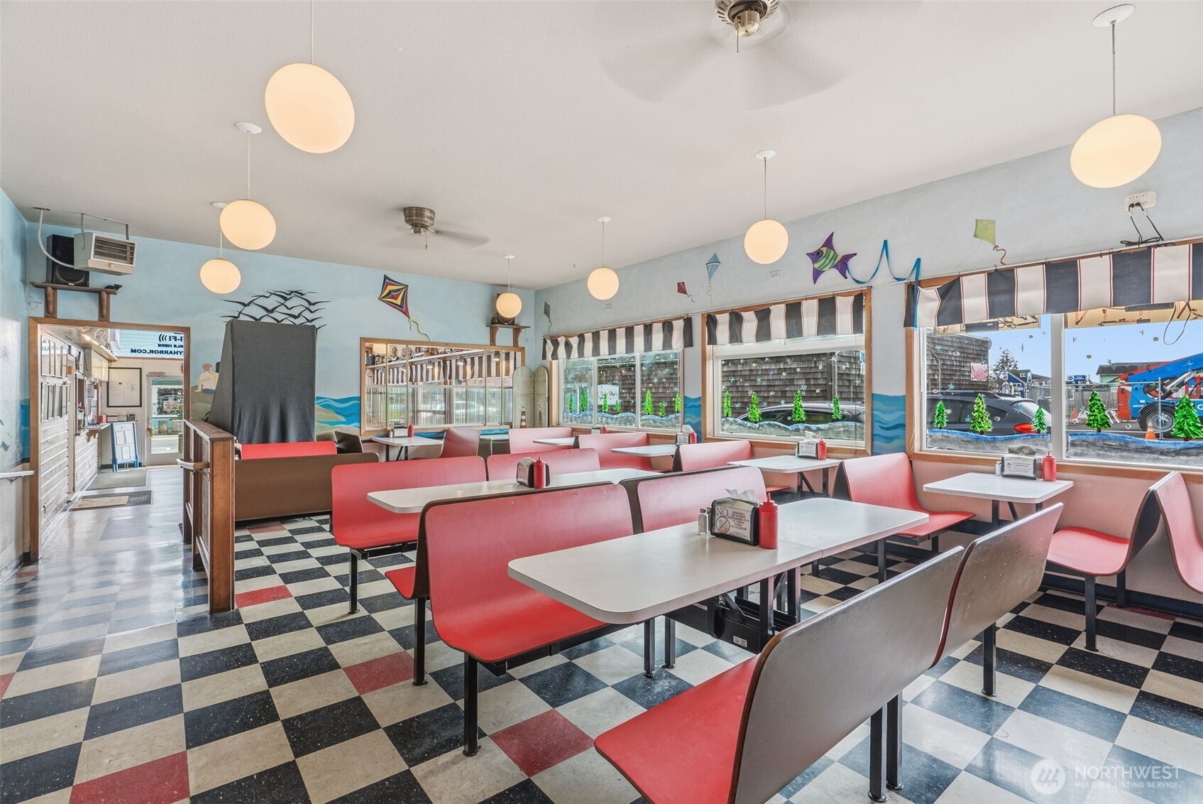 313 Pacific Avenue S, Long Beach, WA 98631
