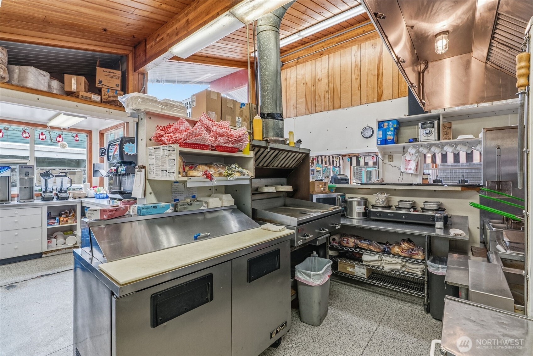 313 Pacific Avenue S, Long Beach, WA 98631