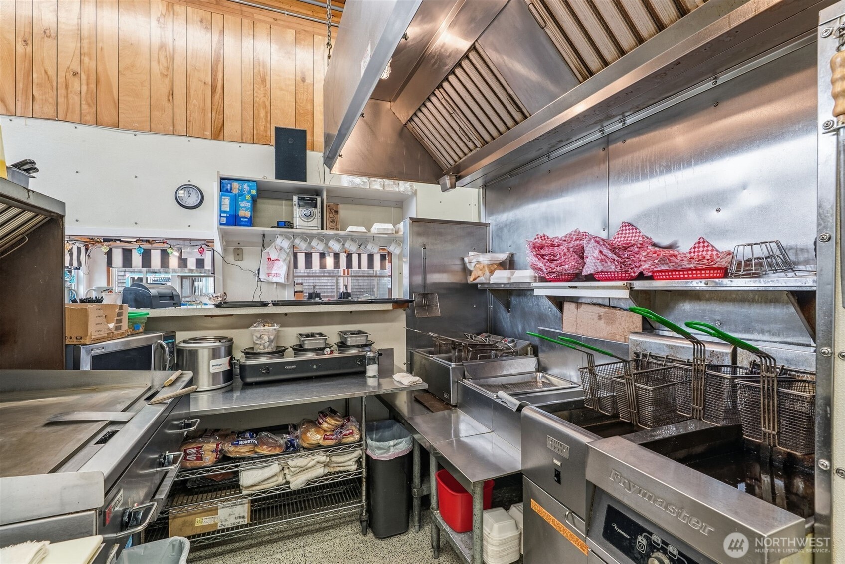 313 Pacific Avenue S, Long Beach, WA 98631