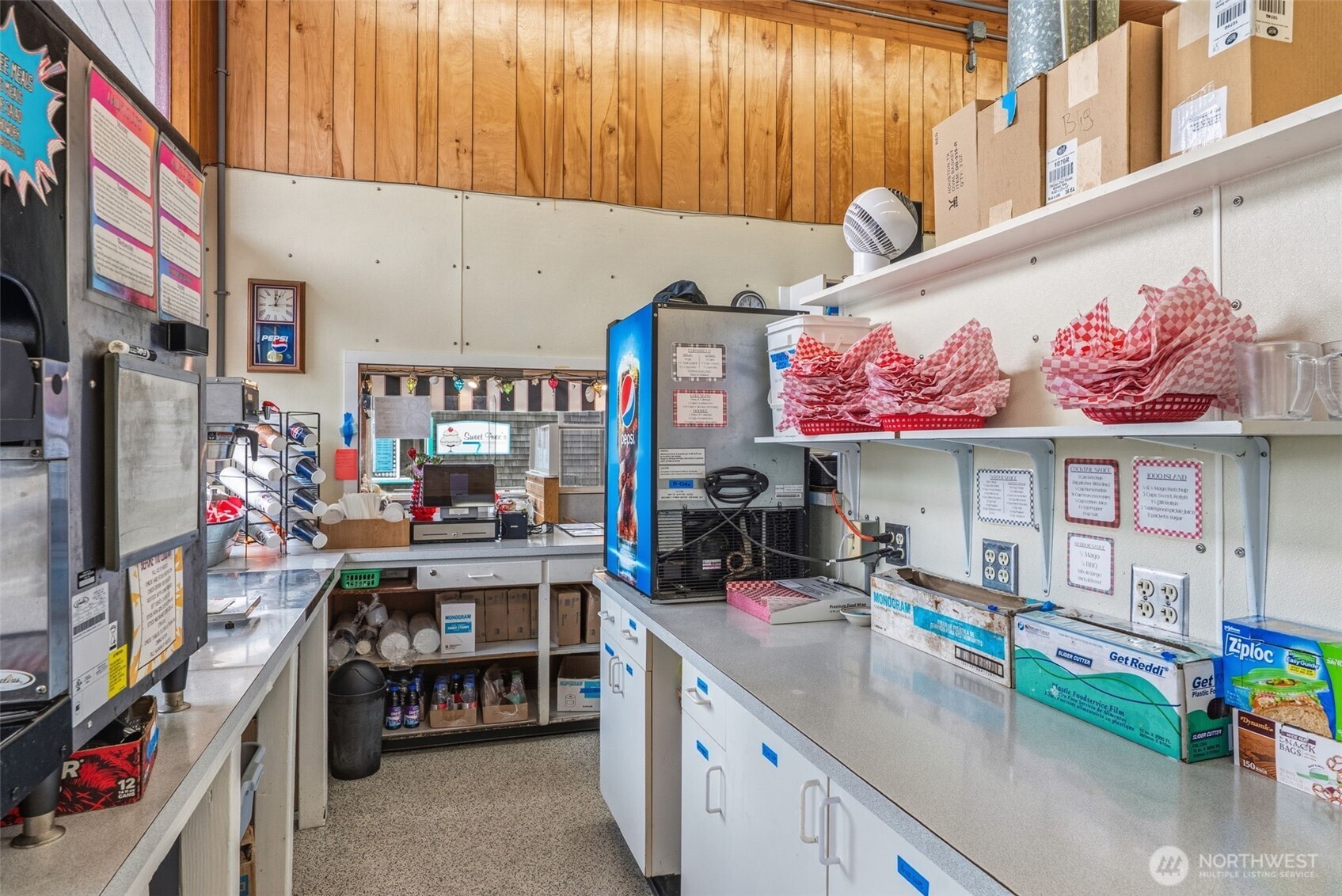 313 Pacific Avenue S, Long Beach, WA 98631