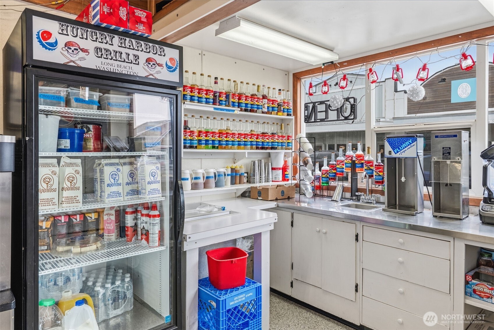 313 Pacific Avenue S, Long Beach, WA 98631