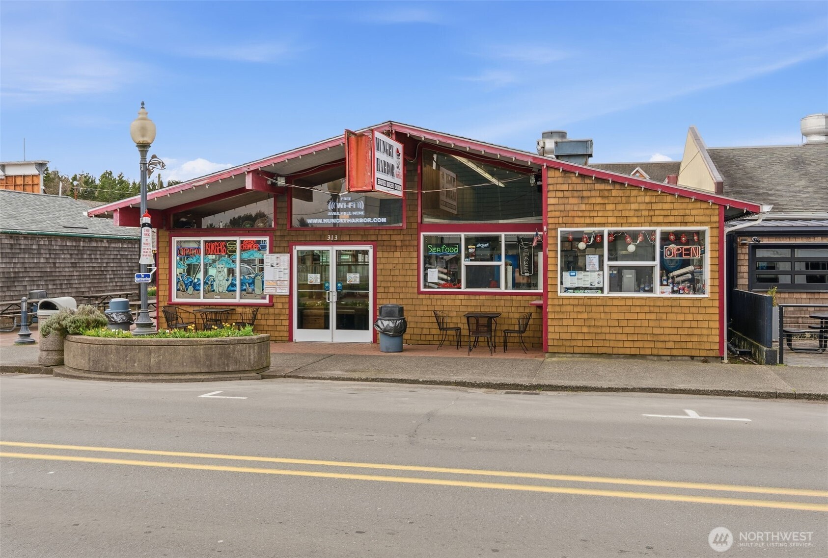 313 Pacific Avenue S, Long Beach, WA 98631