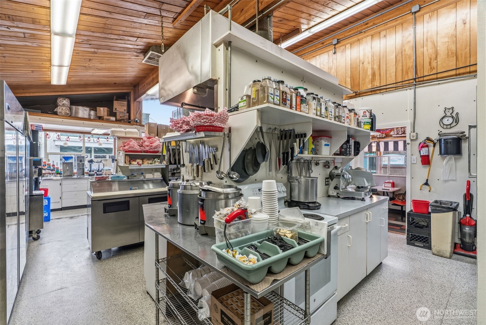 313 Pacific Avenue S, Long Beach, WA 98631