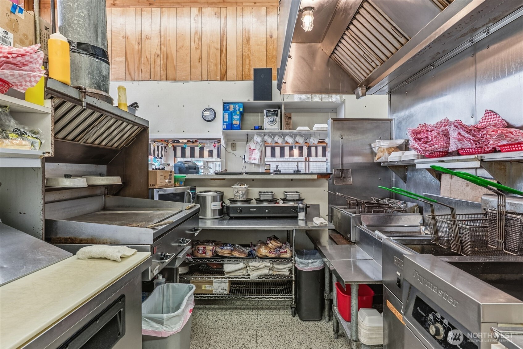 313 Pacific Avenue S, Long Beach, WA 98631