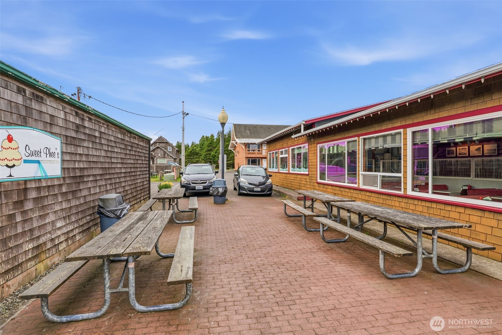 313 Pacific Avenue S, Long Beach, WA 98631