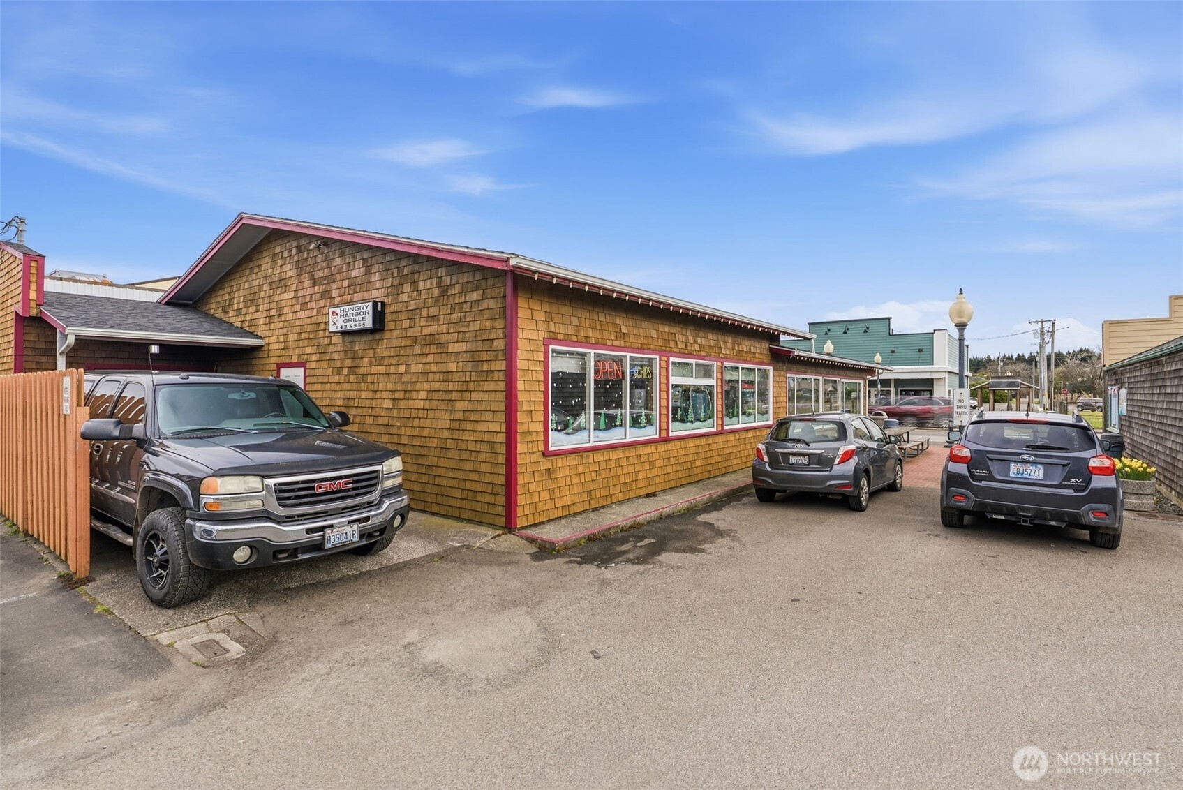 313 Pacific Avenue S, Long Beach, WA 98631