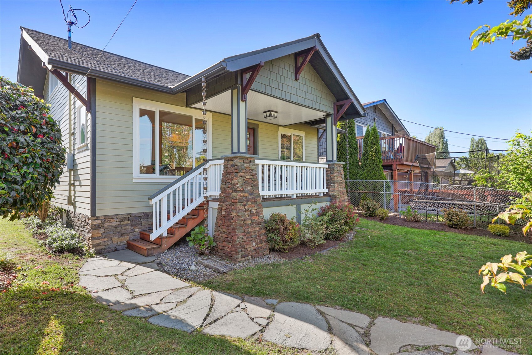 9027 6th Avenue NW, Seattle, WA 98117