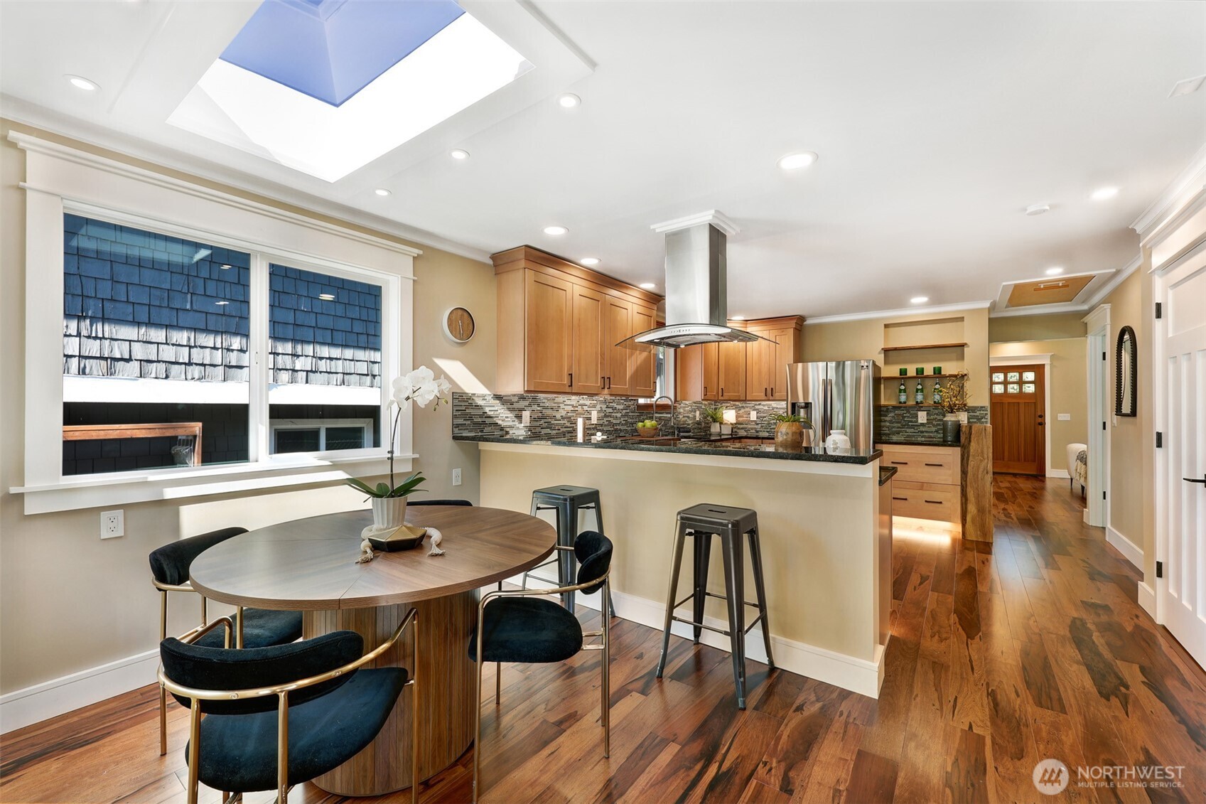 9027 6th Avenue NW, Seattle, WA 98117