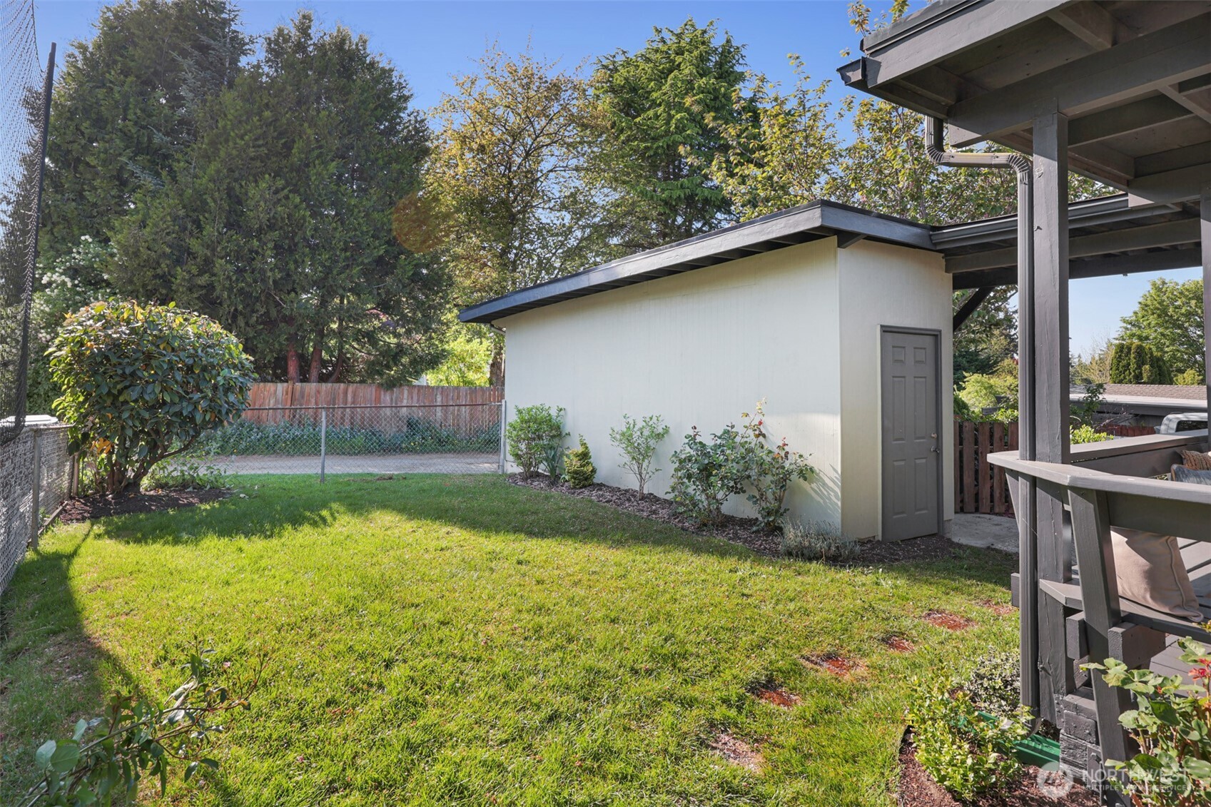 9027 6th Avenue NW, Seattle, WA 98117