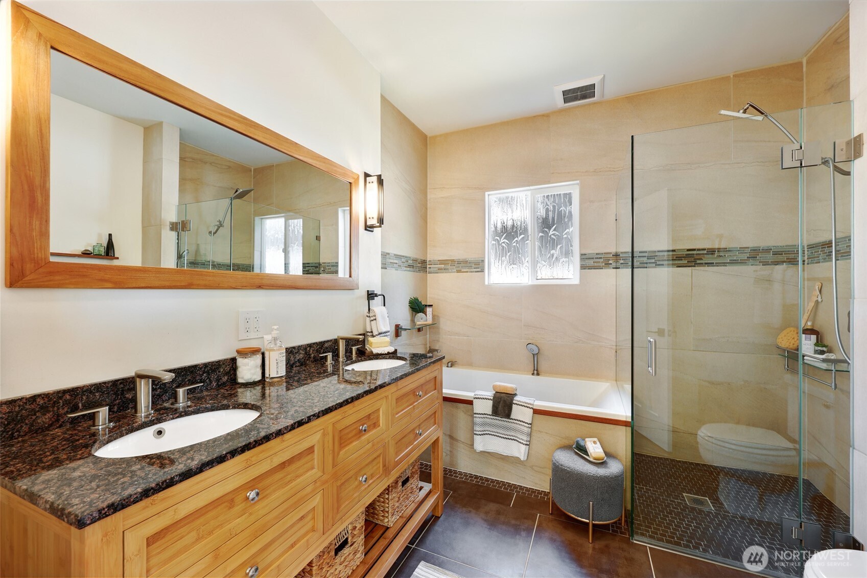 9027 6th Avenue NW, Seattle, WA 98117