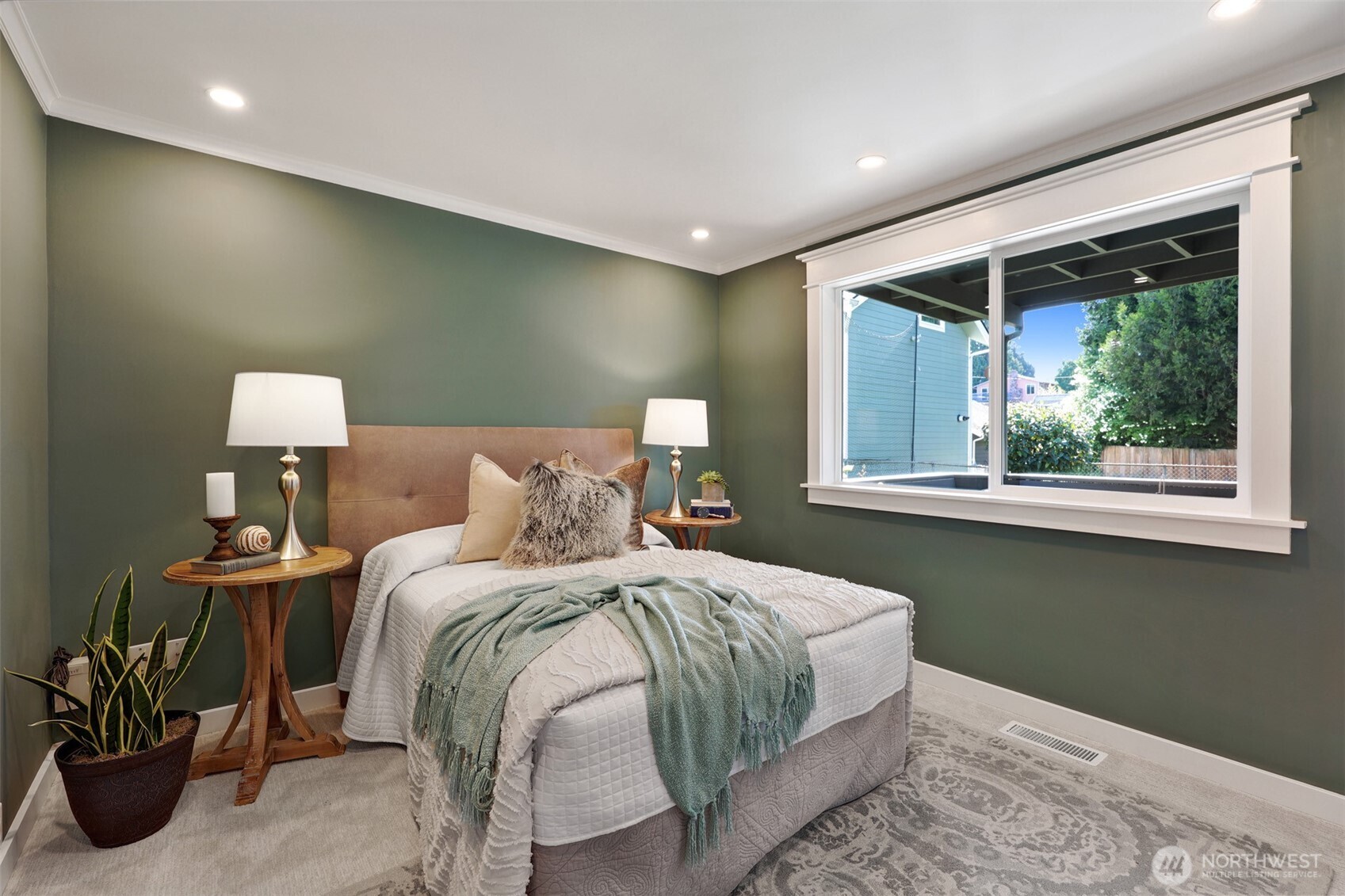 9027 6th Avenue NW, Seattle, WA 98117