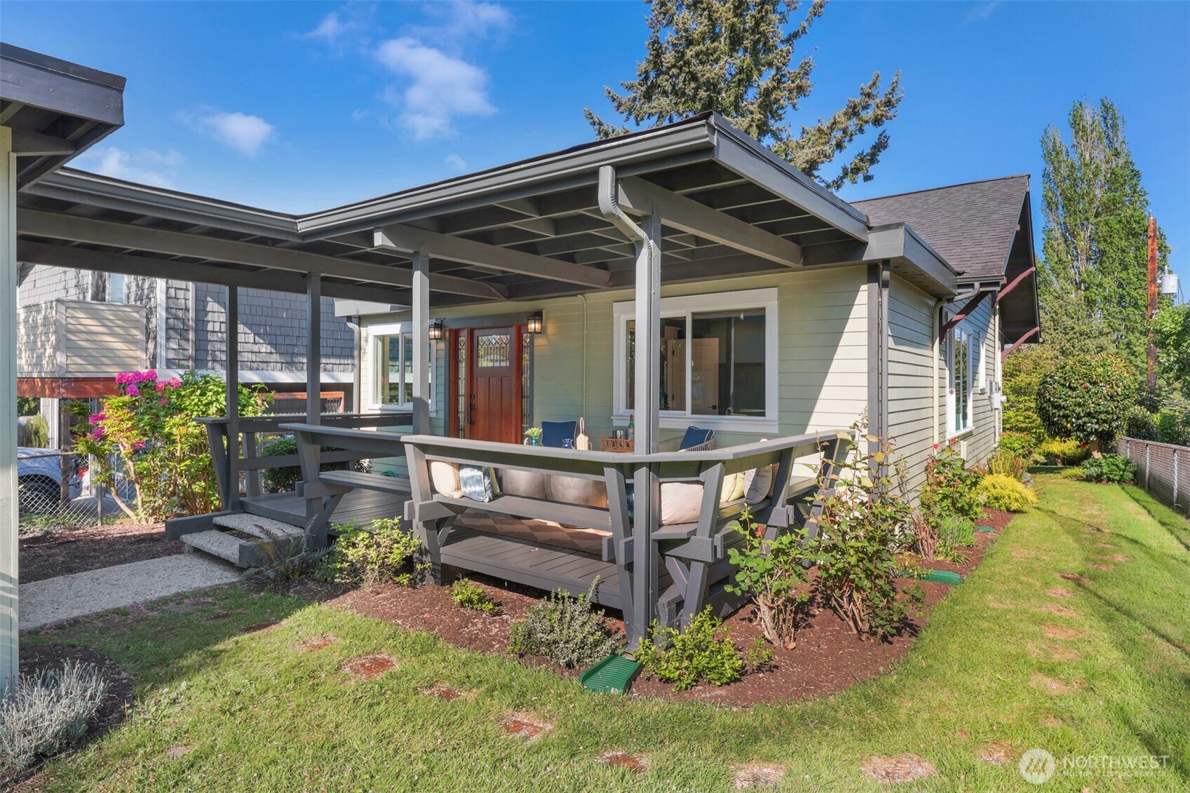 9027 6th Avenue NW, Seattle, WA 98117