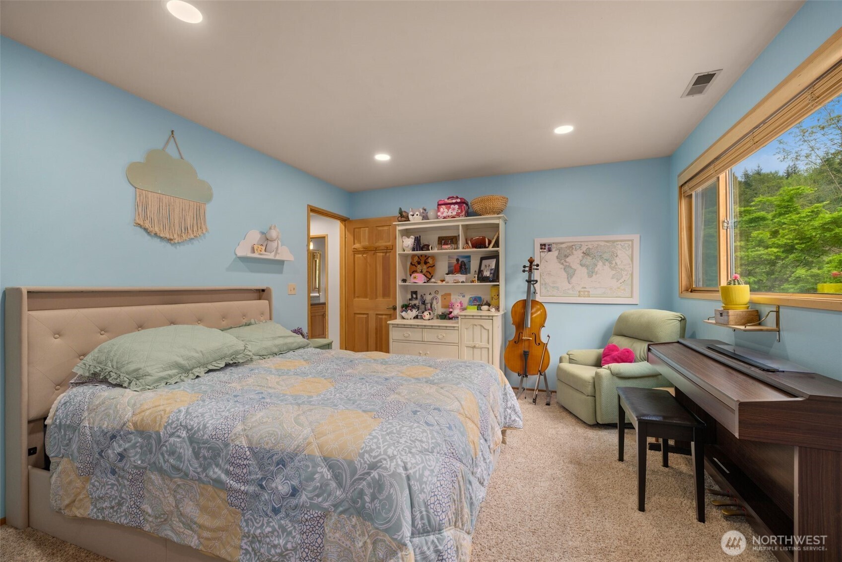 21004 NE 122nd Street , Redmond, WA 98053