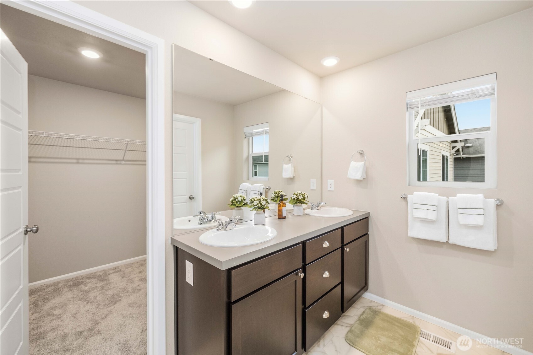 32879 Ten Trails Pkwy SE, Black Diamond, WA 98010