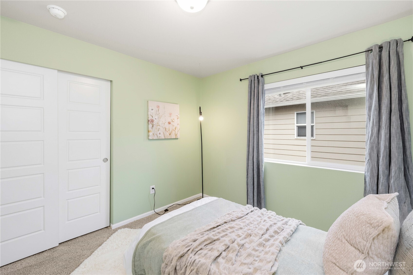 32879 Ten Trails Pkwy SE, Black Diamond, WA 98010