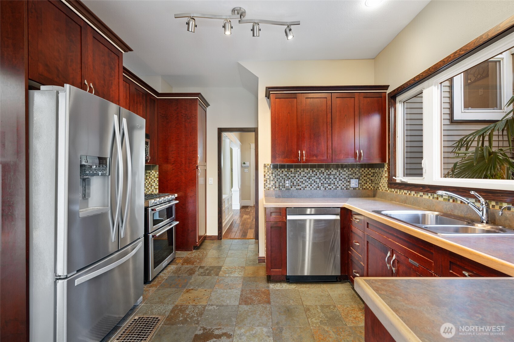 602 NW 18th Loop , Camas, WA 98607