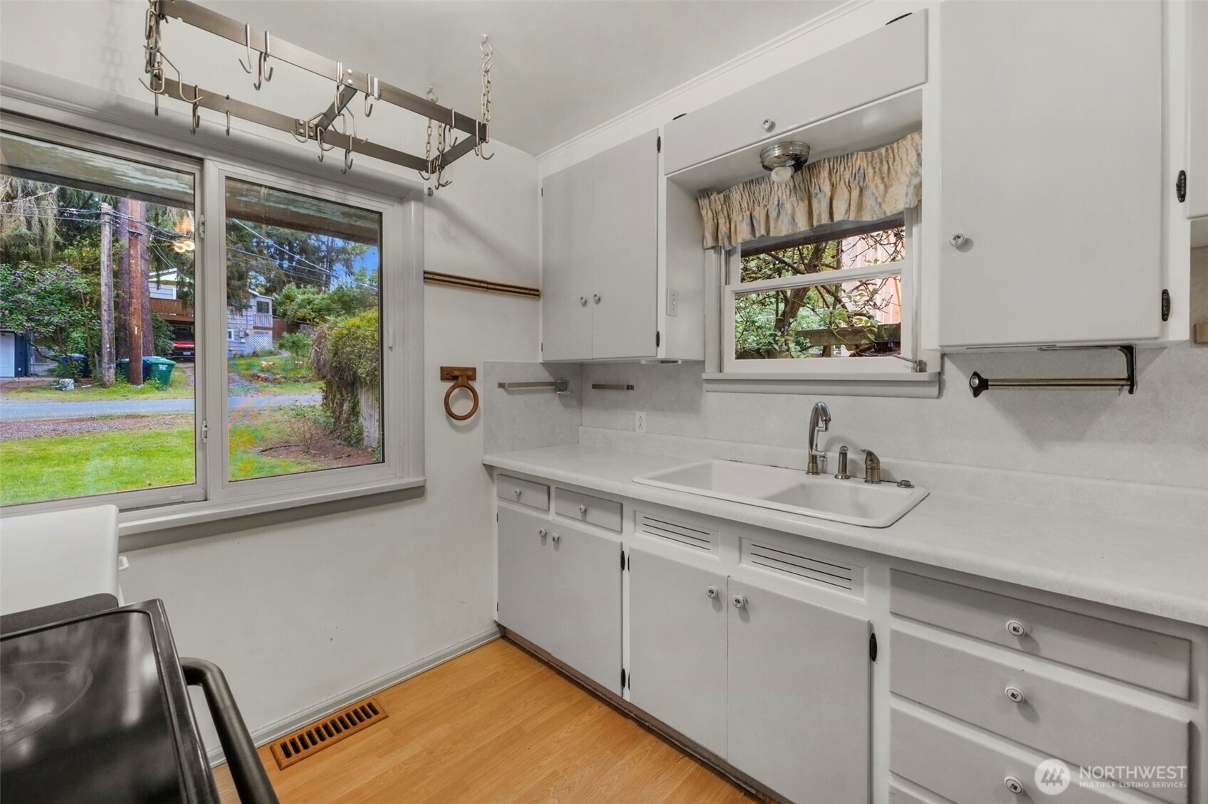 11524 32nd Avenue NE, Seattle, WA 98125-6802