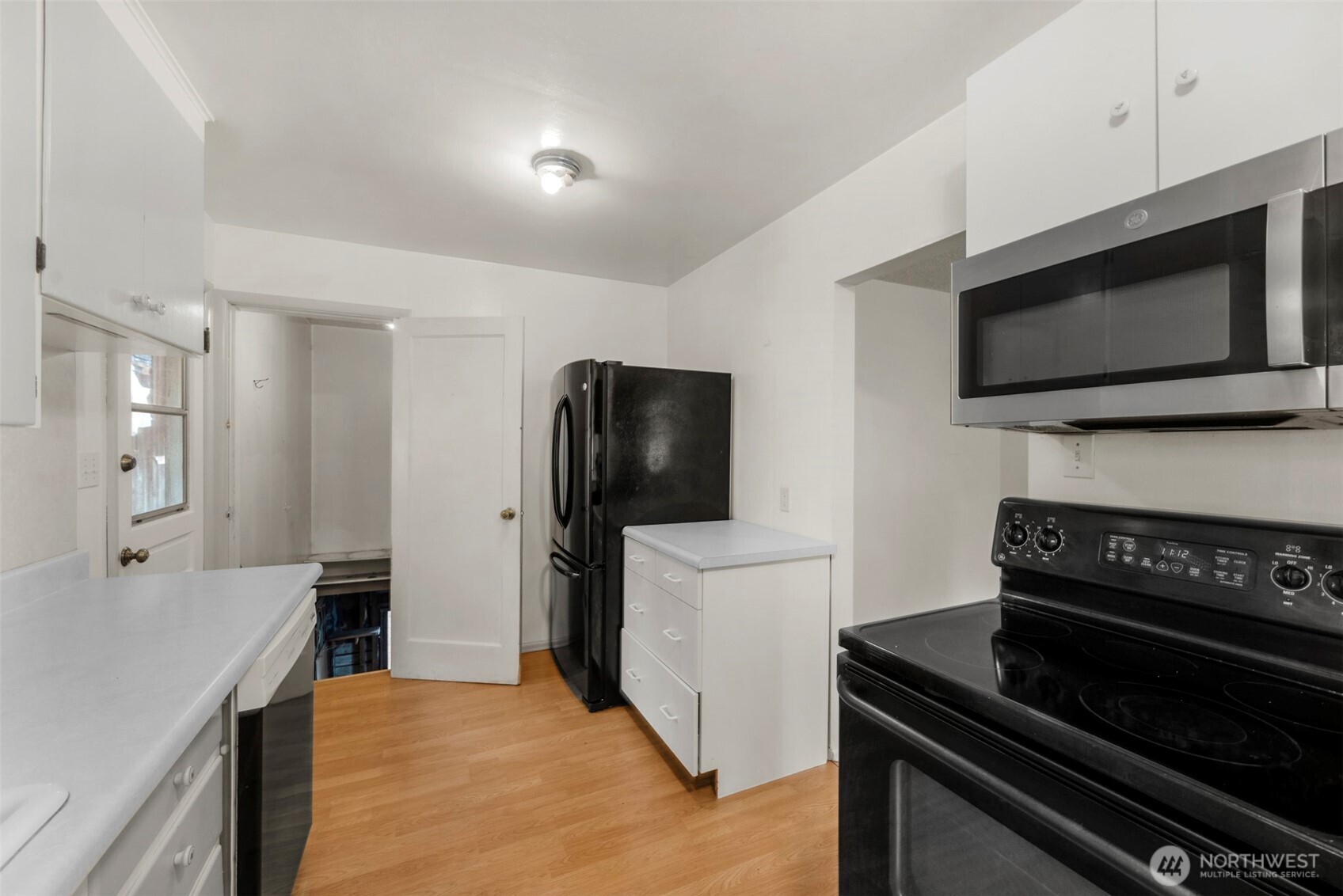 11524 32nd Avenue NE, Seattle, WA 98125-6802
