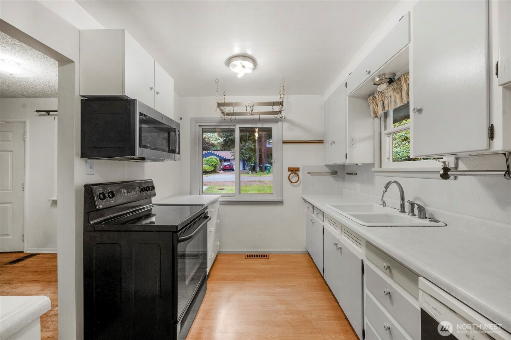 11524 32nd Avenue NE, Seattle, WA 98125-6802