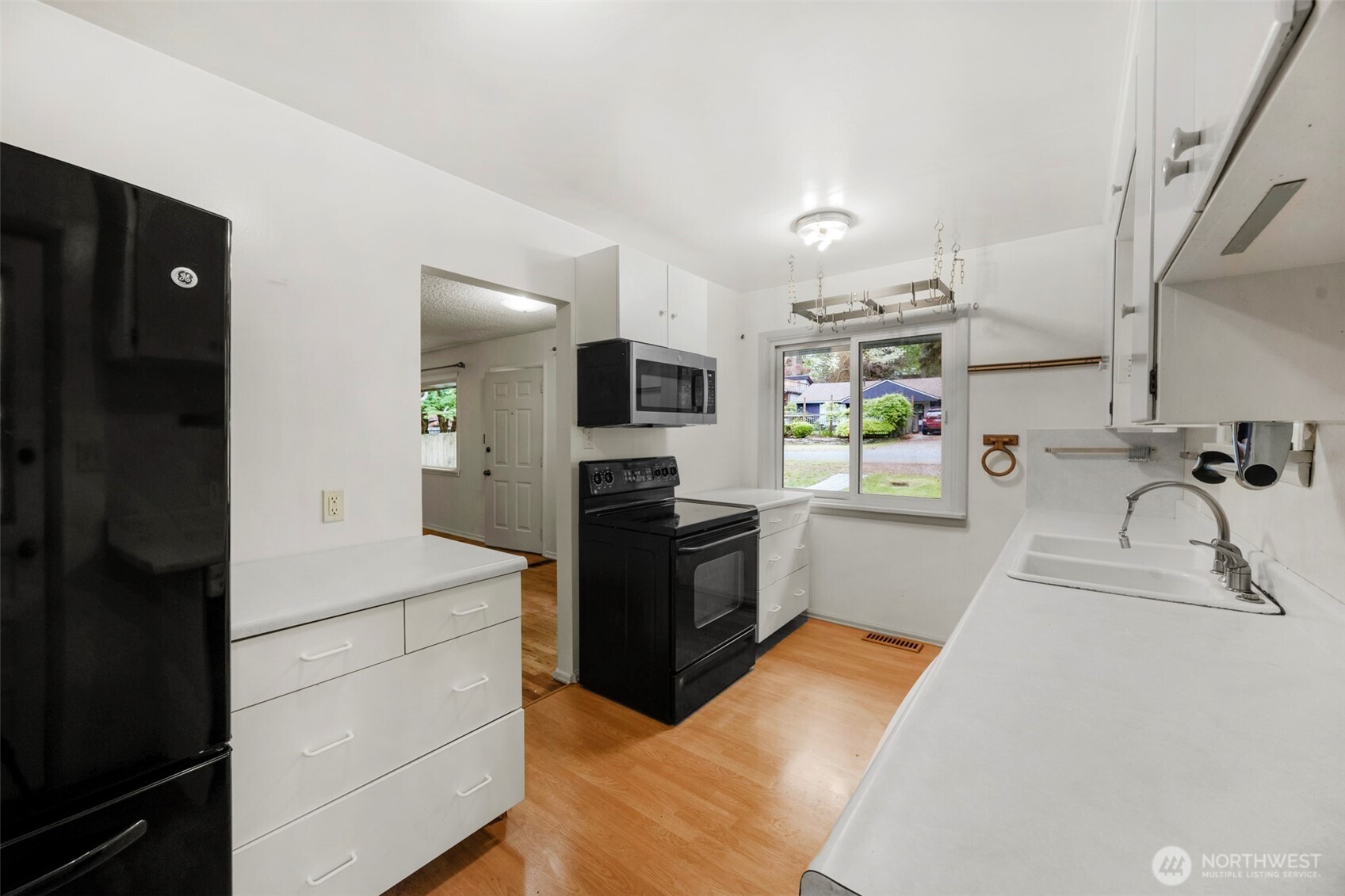 11524 32nd Avenue NE, Seattle, WA 98125-6802