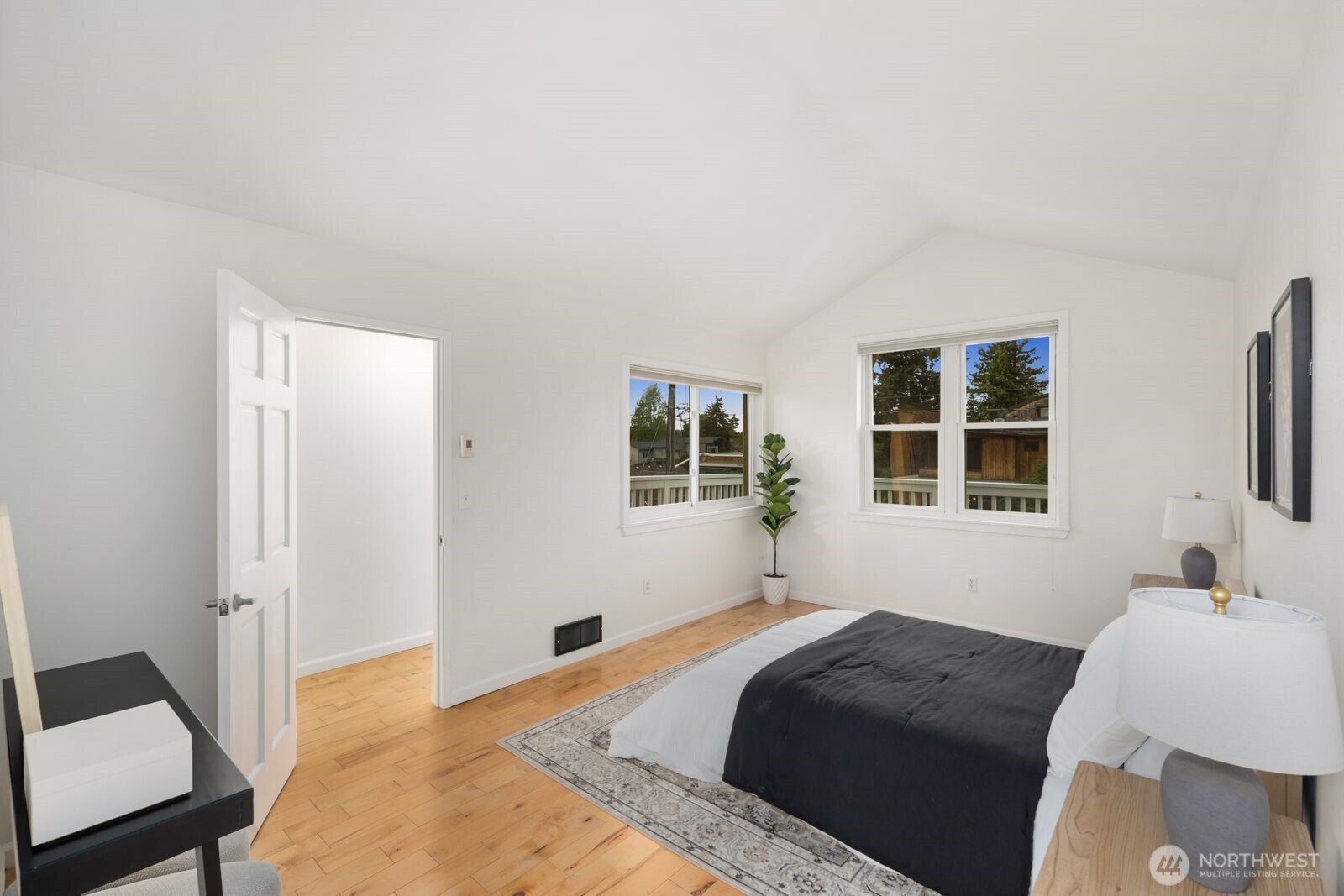 6620 28th Avenue NW, Seattle, WA 98117