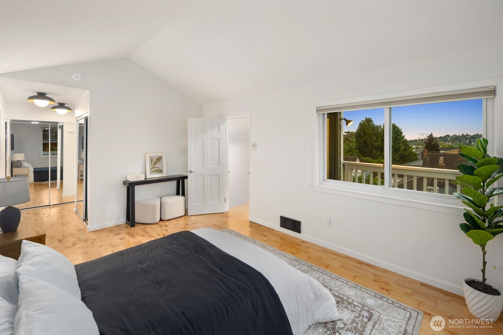 6620 28th Avenue NW, Seattle, WA 98117