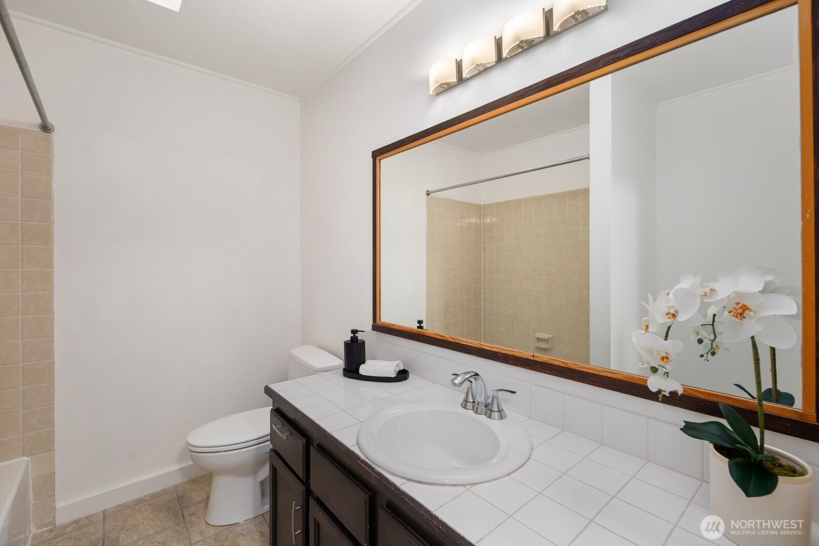 6620 28th Avenue NW, Seattle, WA 98117