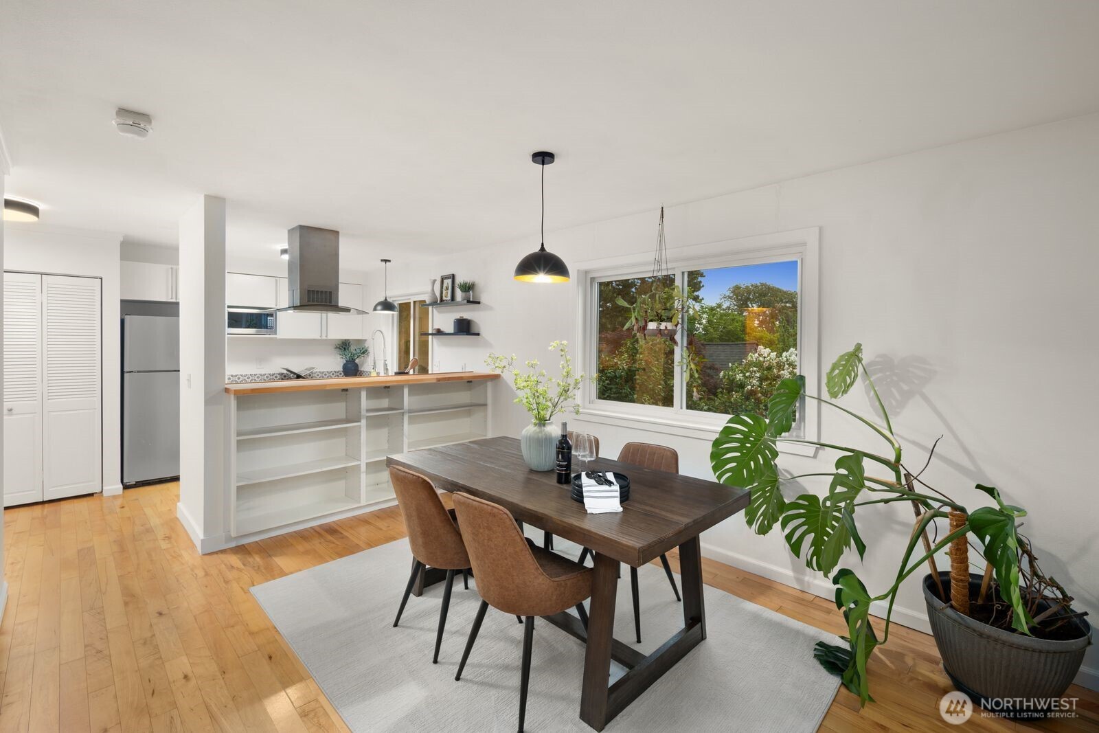 6620 28th Avenue NW, Seattle, WA 98117