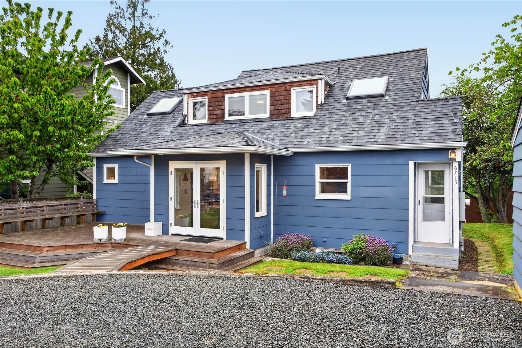 6715 35th Avenue SW, Seattle, WA 98126